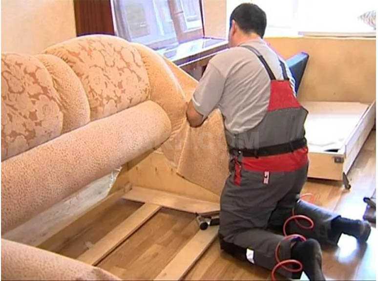 Перетяжка дивана своими руками, замена наполнителя, обивки