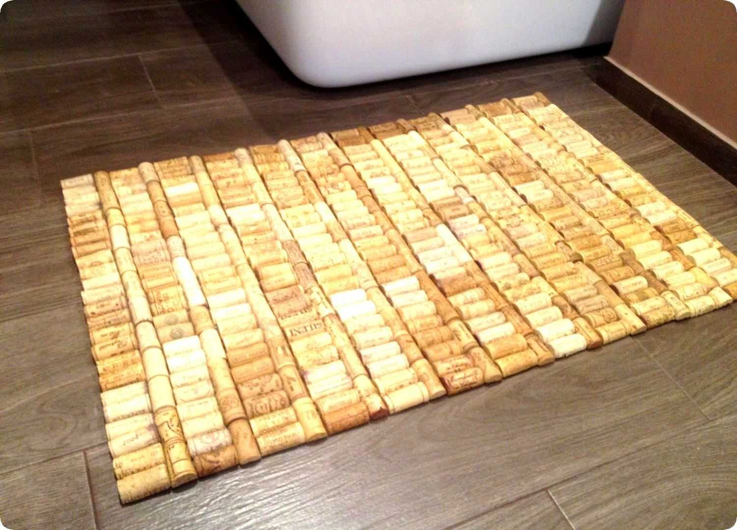 Коврик из пробок для ванной комнаты своими руками | фото